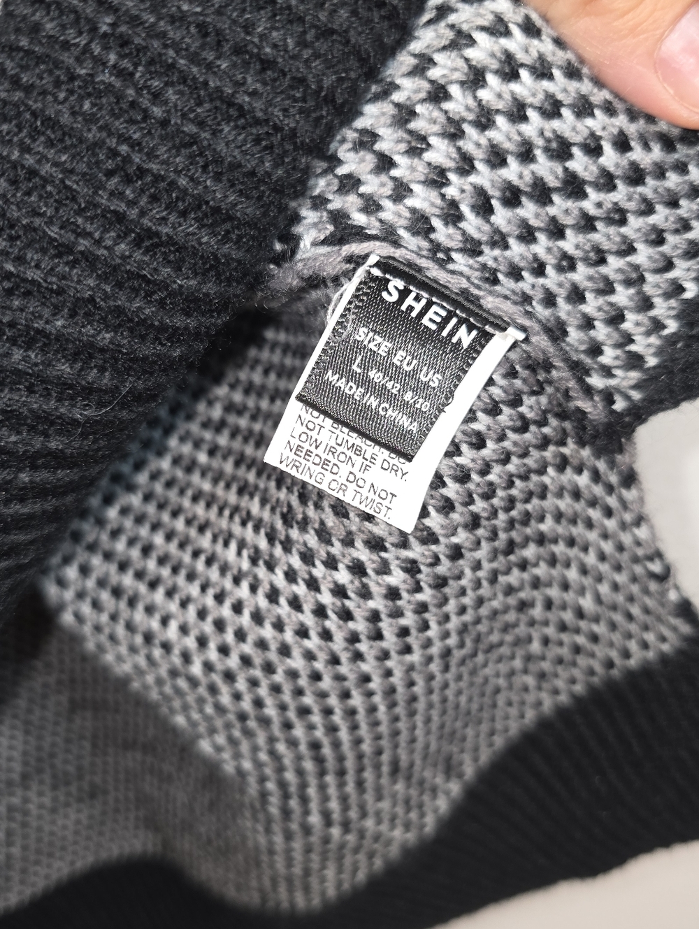 Shein Star Knit Crop Vest Black Gray Sleeveless Size S - Picture 4 of 5